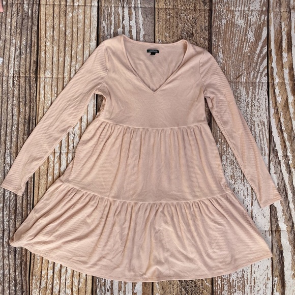 Dress - Picture 2 of 4